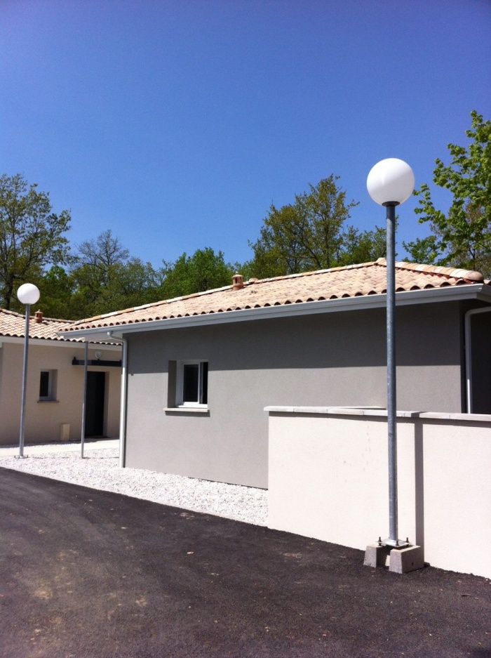 Ensemble de maisons individuelles BBC - LE PIAN MEDOC : En cours finition